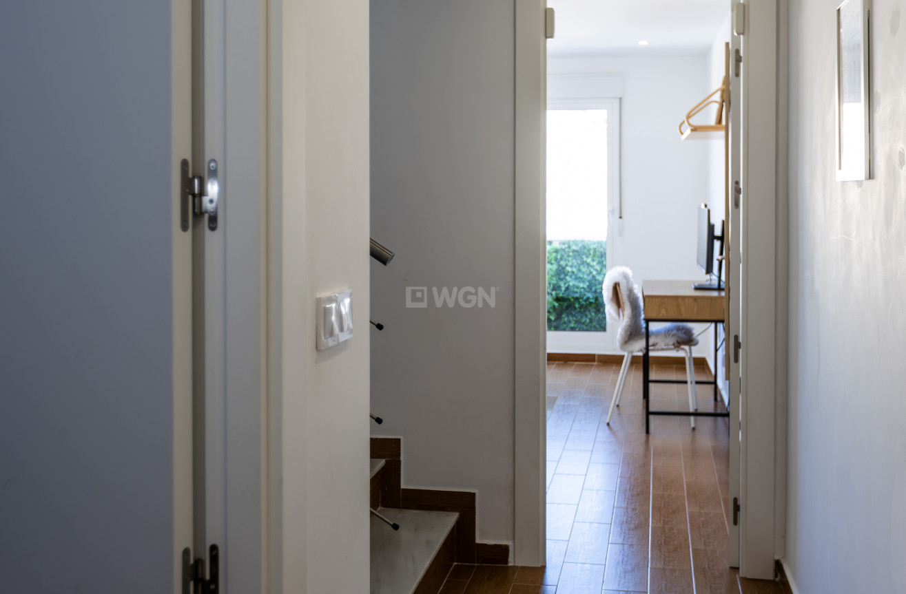 Odsprzedaż - Kamienica - Torrevieja - Costa Blanca