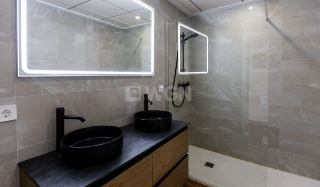 Odsprzedaż - Kamienica - Torrevieja - Costa Blanca