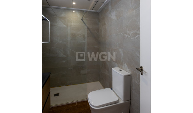 Odsprzedaż - Kamienica - Torrevieja - Costa Blanca