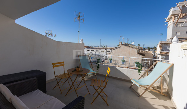 Odsprzedaż - Kamienica - Torrevieja - Costa Blanca