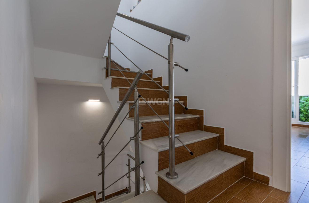 Odsprzedaż - Kamienica - Torrevieja - Costa Blanca