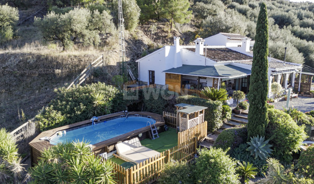 Resale - Villa - Alcaucín - Inland