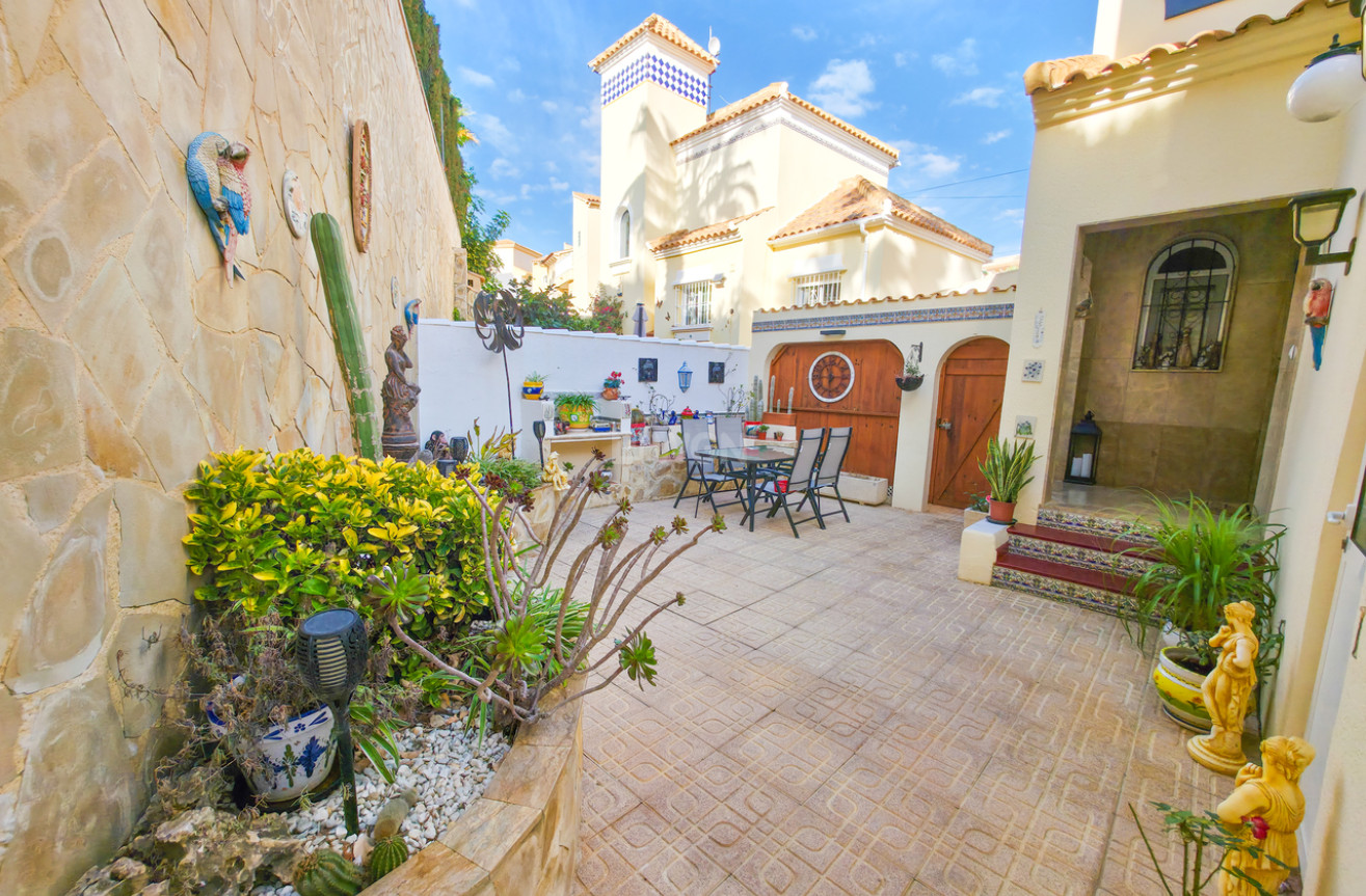 Resale - Villa - Villamartin - Costa Blanca