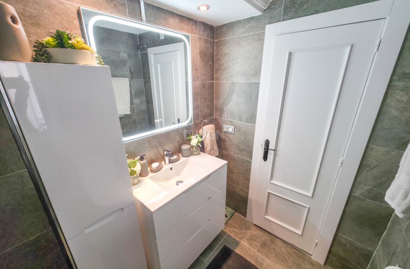 Resale - Villa - Villamartin - Costa Blanca