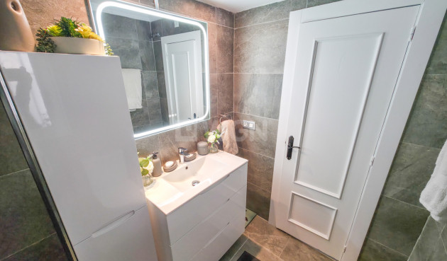 Resale - Villa - Villamartin - Costa Blanca