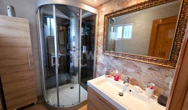 Resale - Villa - Villamartin - Costa Blanca