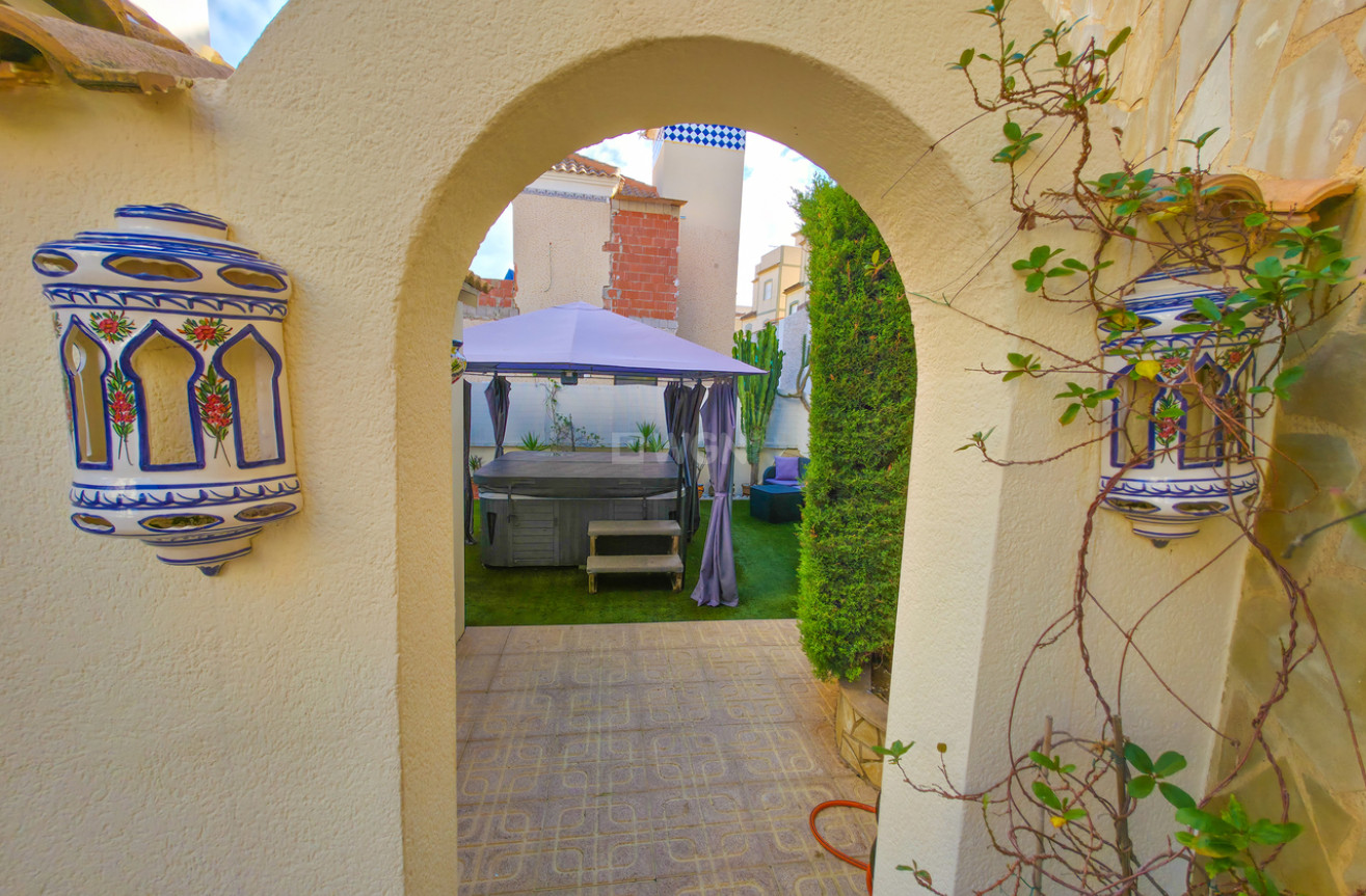 Resale - Villa - Villamartin - Costa Blanca