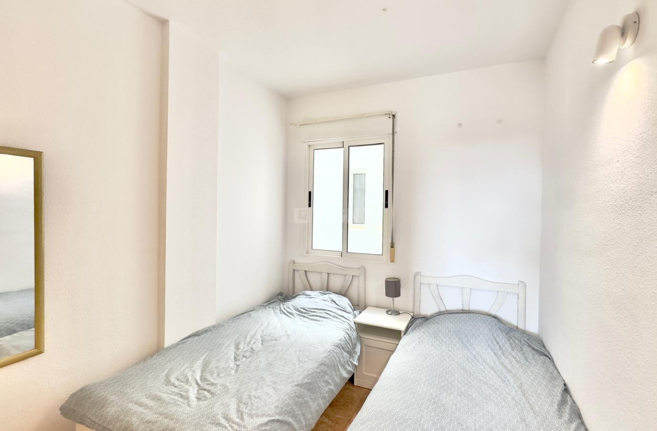 Resale - Apartment / flat - Torrevieja - Centro