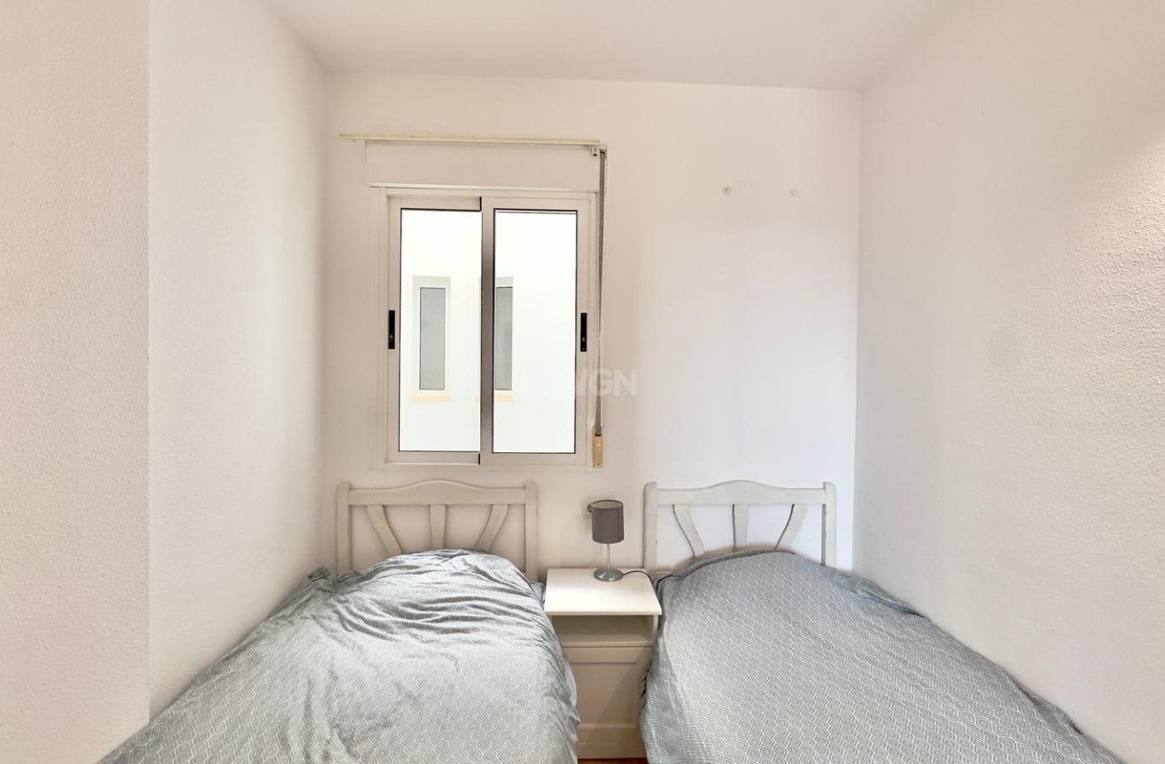 Resale - Apartment / flat - Torrevieja - Centro