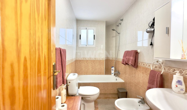 Resale - Apartment / flat - Torrevieja - Centro