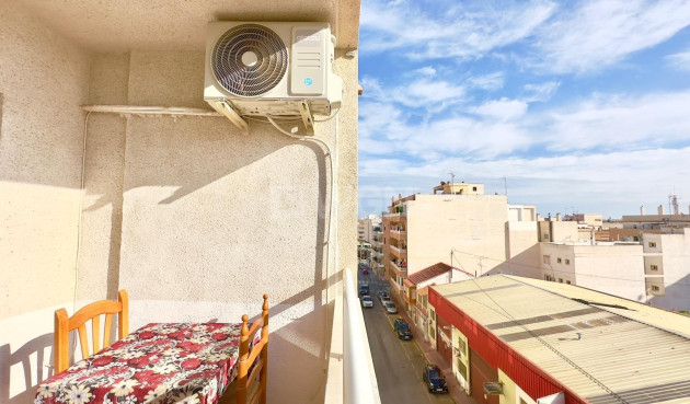 Resale - Apartment / flat - Torrevieja - Centro