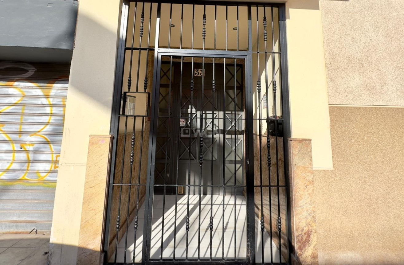 Resale - Apartment / flat - Torrevieja - Centro