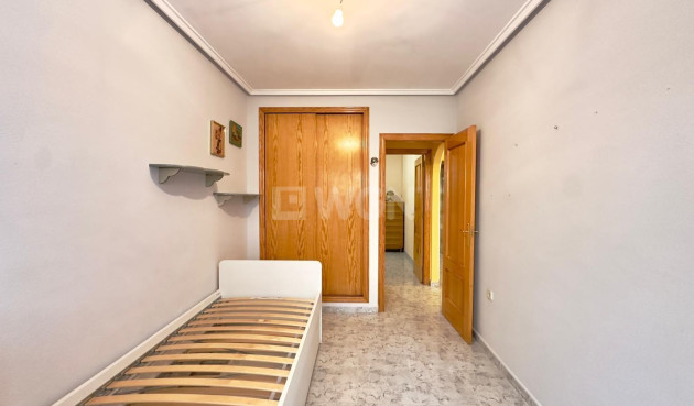 Resale - Apartment / flat - Torrevieja - La Mata Pueblo