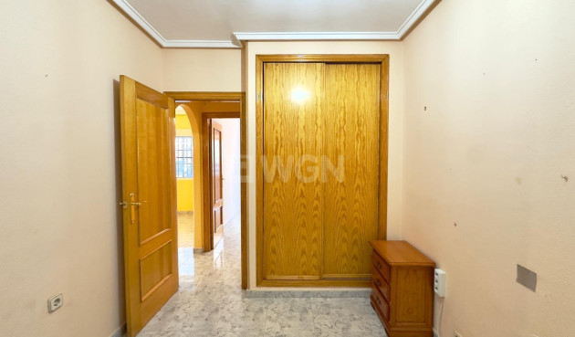Resale - Apartment / flat - Torrevieja - La Mata Pueblo