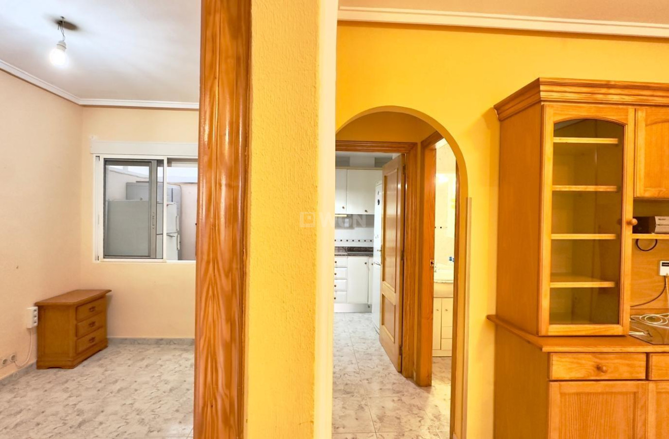 Resale - Apartment / flat - Torrevieja - La Mata Pueblo