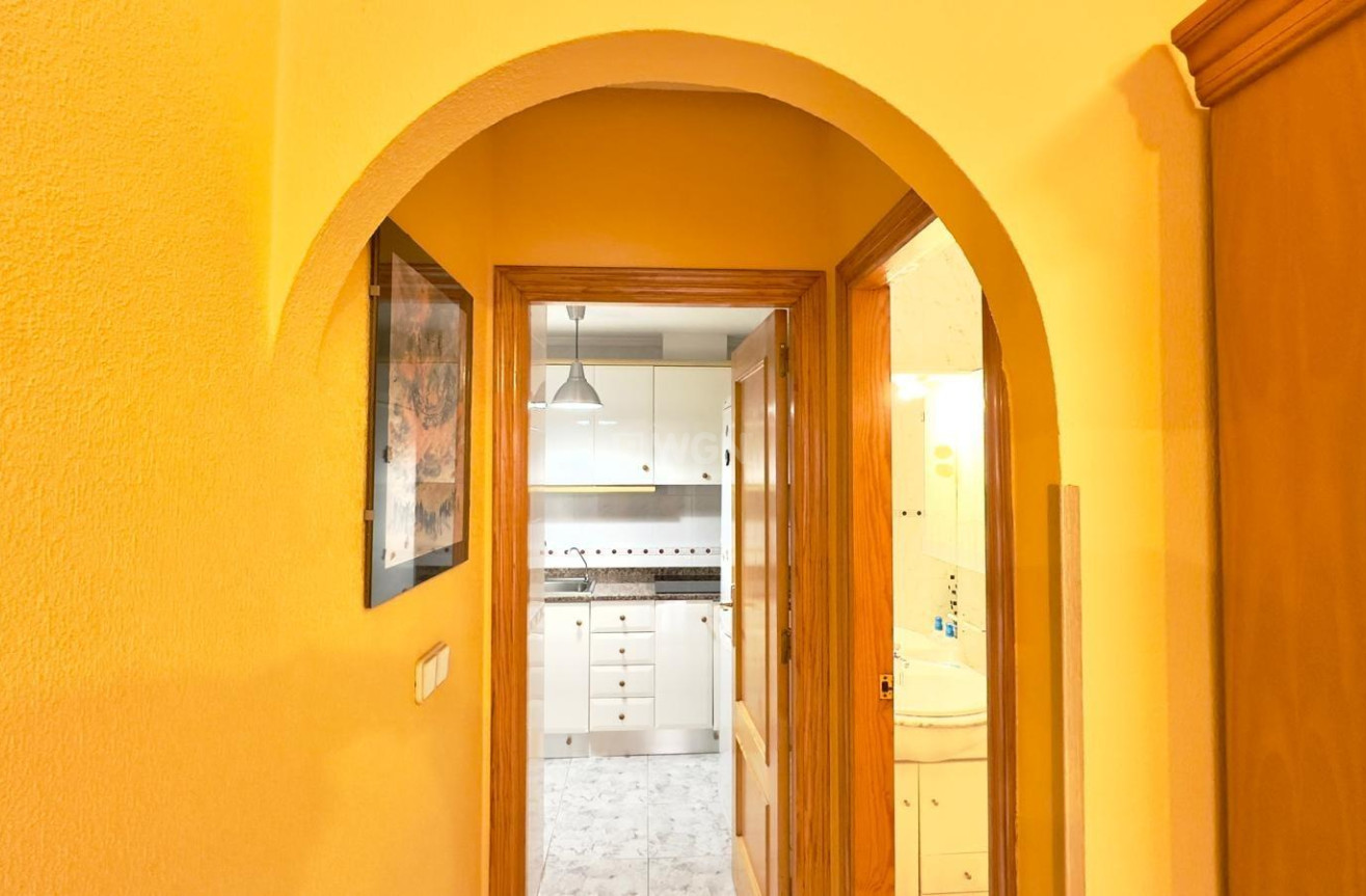 Resale - Apartment / flat - Torrevieja - La Mata Pueblo
