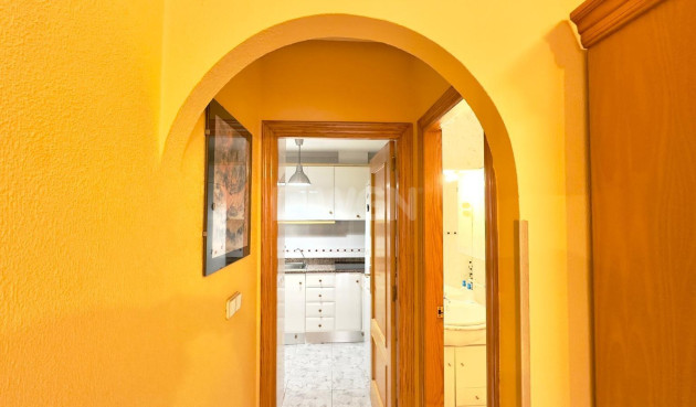 Resale - Apartment / flat - Torrevieja - La Mata Pueblo