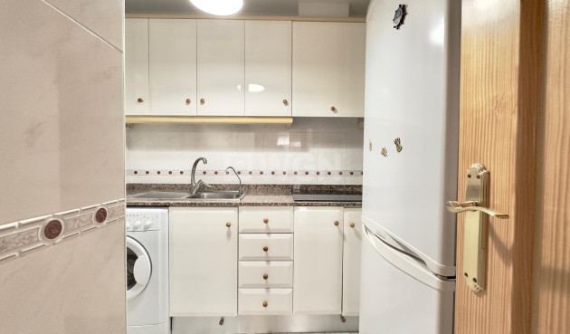 Resale - Apartment / flat - Torrevieja - La Mata Pueblo