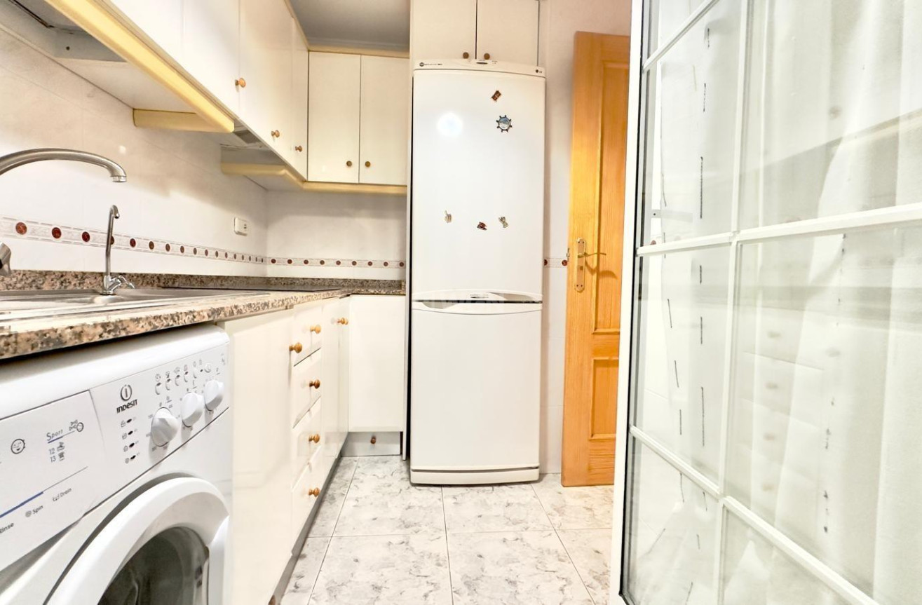 Resale - Apartment / flat - Torrevieja - La Mata Pueblo