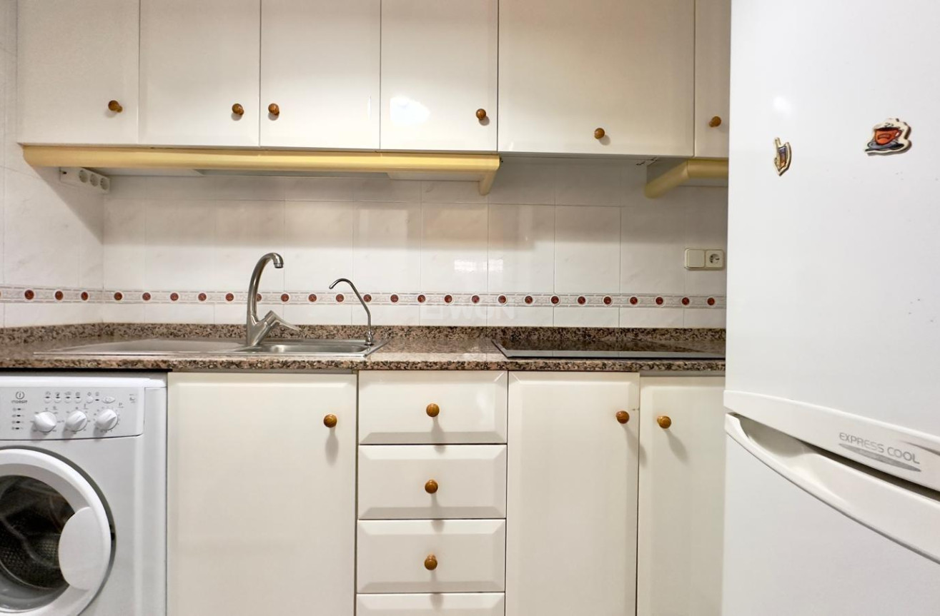 Resale - Apartment / flat - Torrevieja - La Mata Pueblo