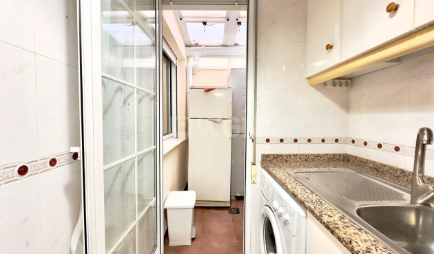 Resale - Apartment / flat - Torrevieja - La Mata Pueblo