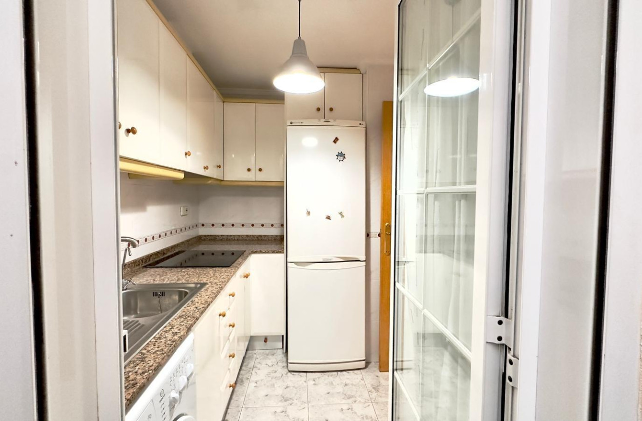 Resale - Apartment / flat - Torrevieja - La Mata Pueblo