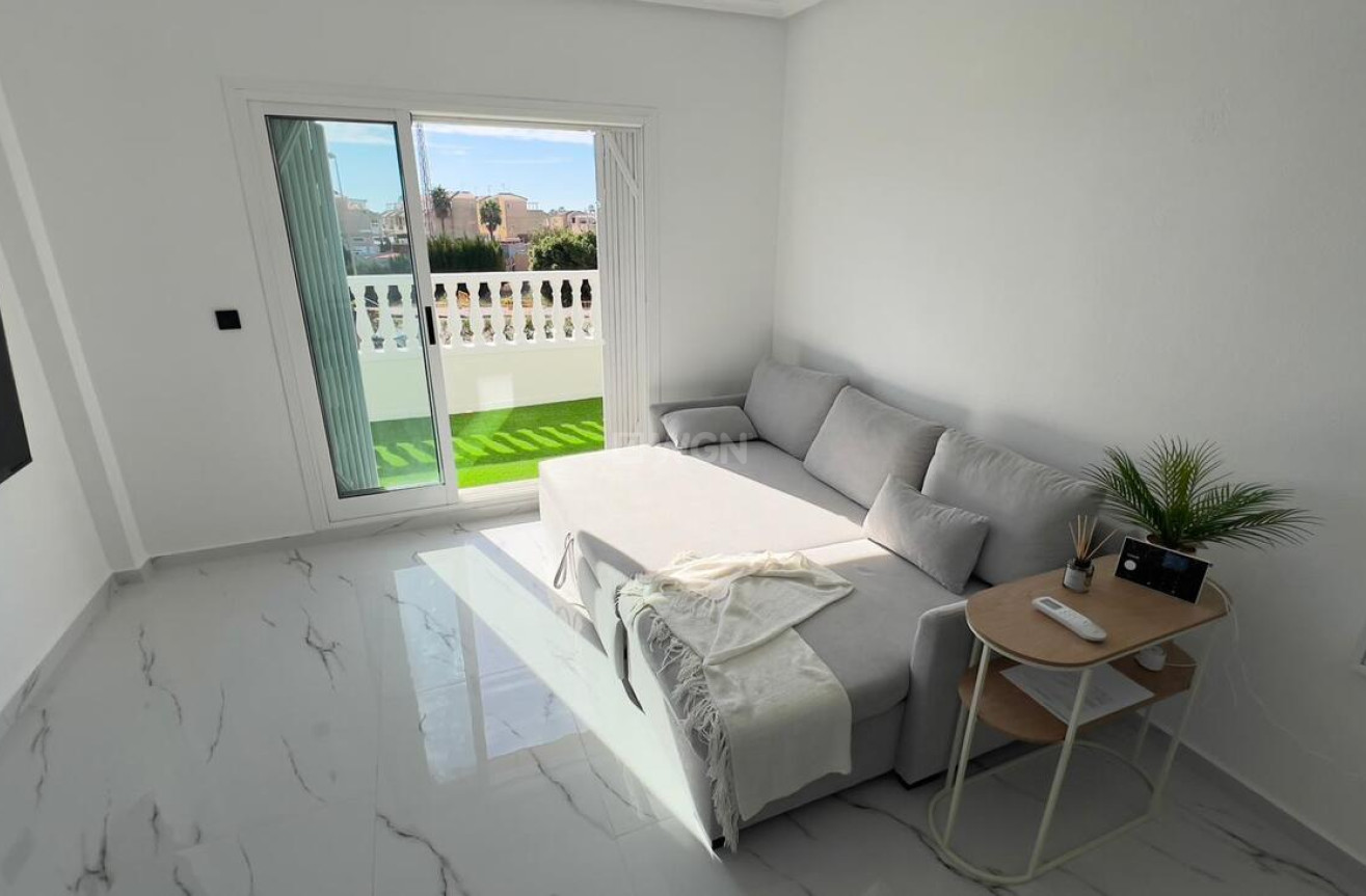 Resale - Apartment / flat - Orihuela Costa - Costa Blanca