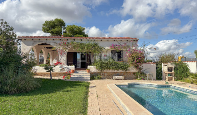 Resale - Villa - Los Balcones - Costa Blanca