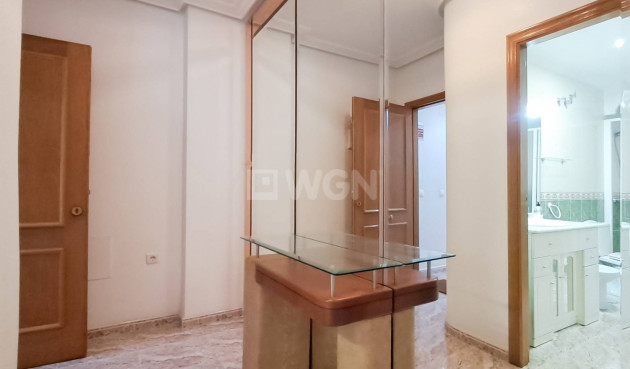 Resale - Apartment / flat - Torrevieja - Playa del Cura