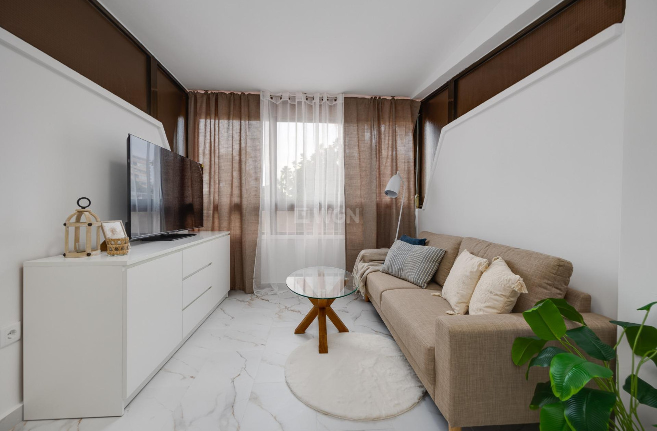 Resale - Apartment / flat - Torrevieja - Cabo Cervera