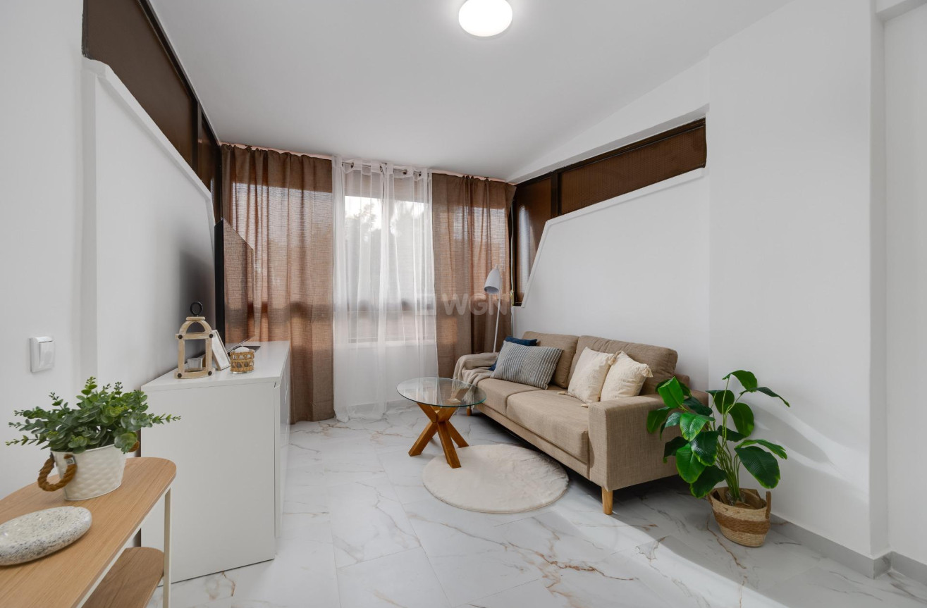 Resale - Apartment / flat - Torrevieja - Cabo Cervera