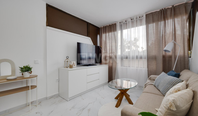 Resale - Apartment / flat - Torrevieja - Cabo Cervera