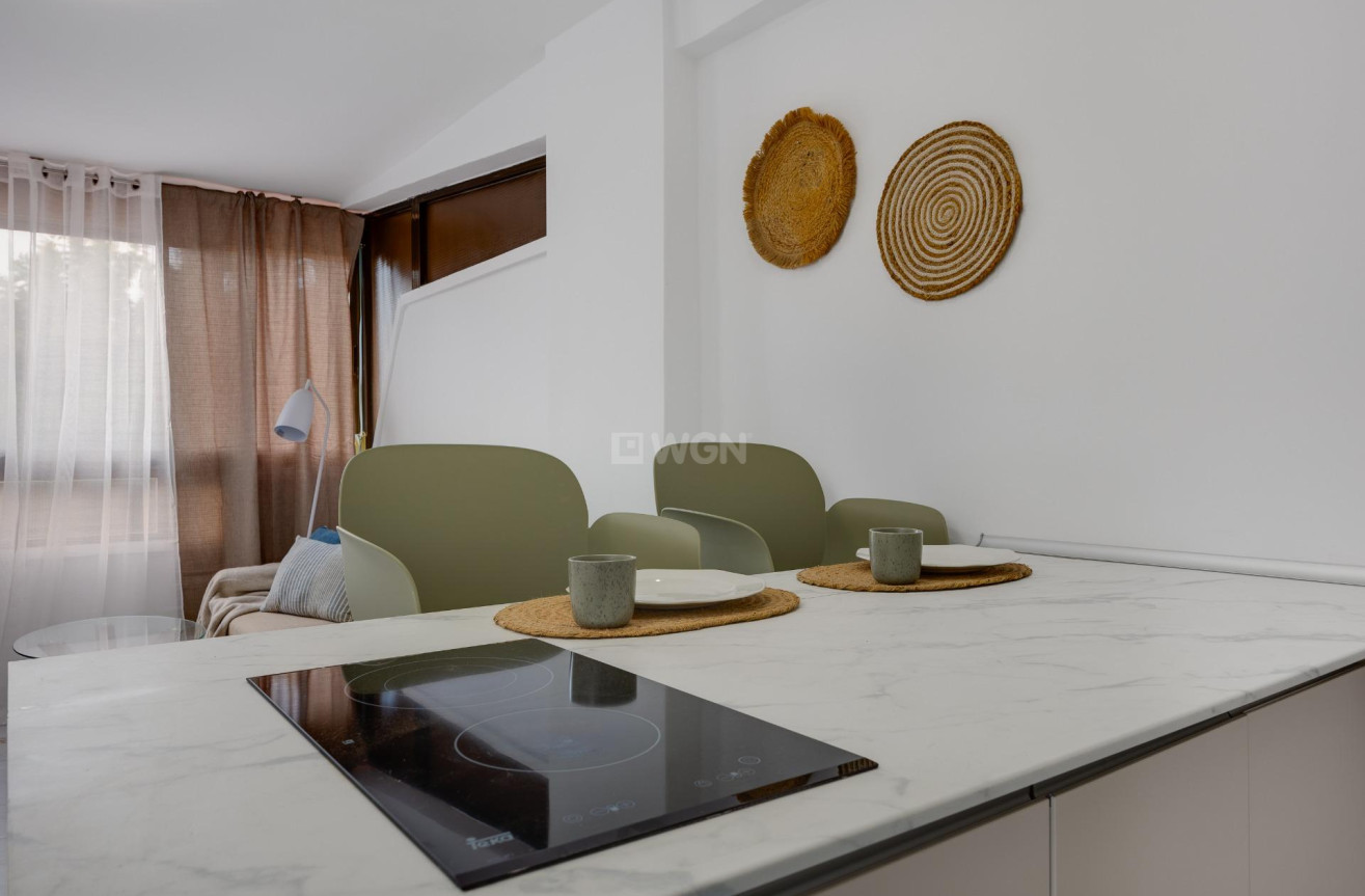 Resale - Apartment / flat - Torrevieja - Cabo Cervera