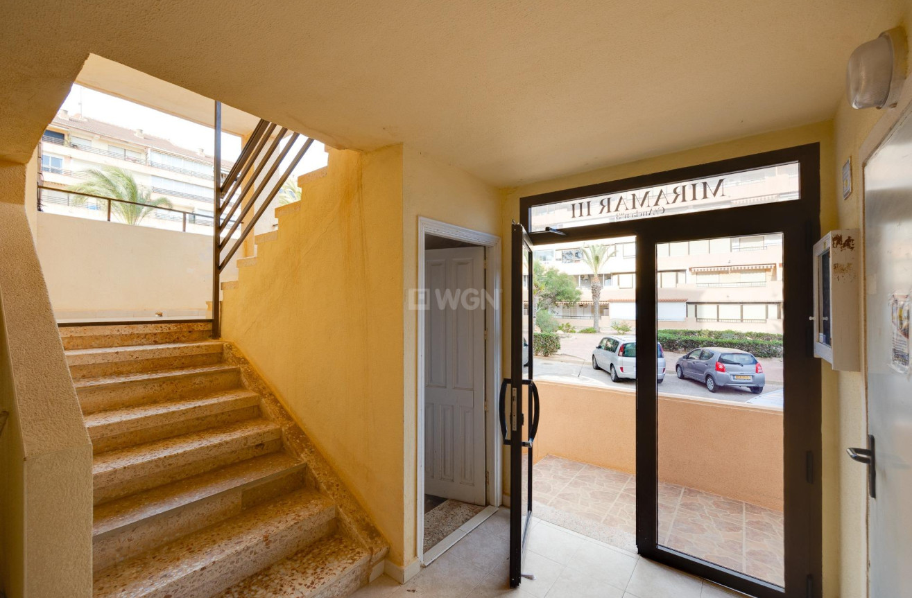Resale - Apartment / flat - Torrevieja - Cabo Cervera