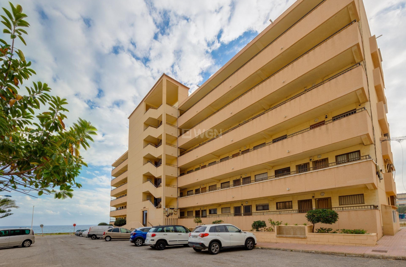Resale - Apartment / flat - Torrevieja - Cabo Cervera