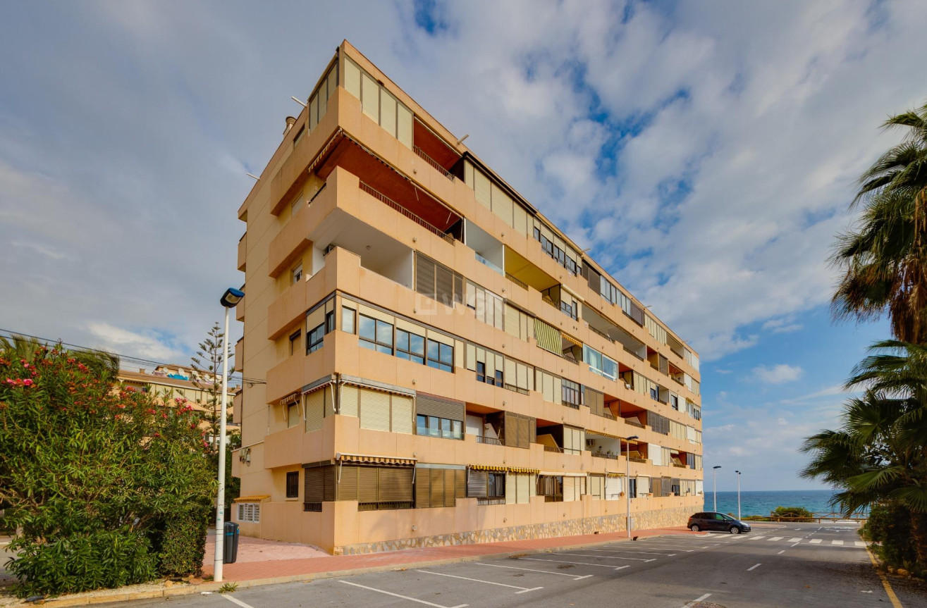 Resale - Apartment / flat - Torrevieja - Cabo Cervera