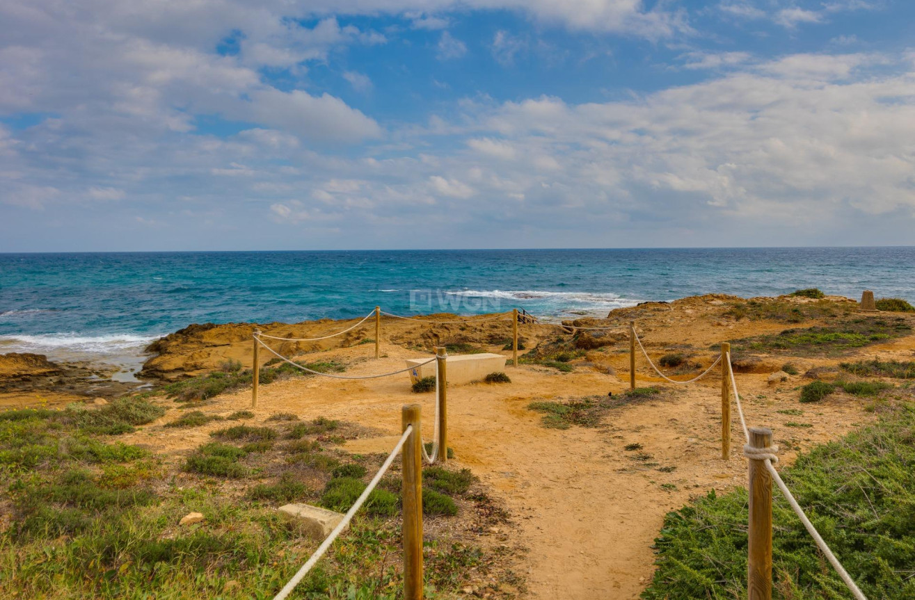 Resale - Apartment / flat - Torrevieja - Cabo Cervera