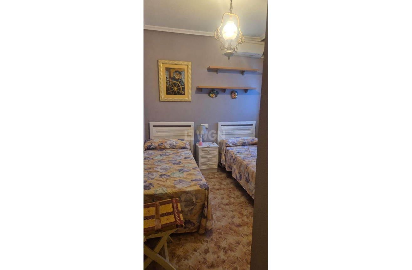 Resale - Apartment / flat - Torrevieja - La Mata Pueblo
