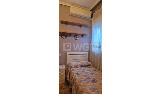 Resale - Apartment / flat - Torrevieja - La Mata Pueblo
