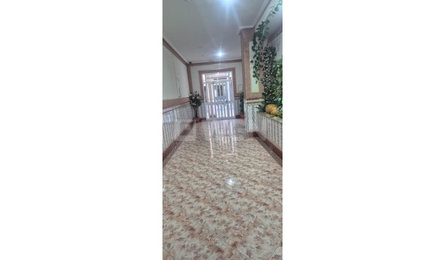 Resale - Apartment / flat - Torrevieja - La Mata Pueblo