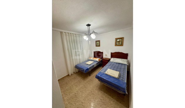 Reventa - Apartamento / piso - Torrevieja - Centro