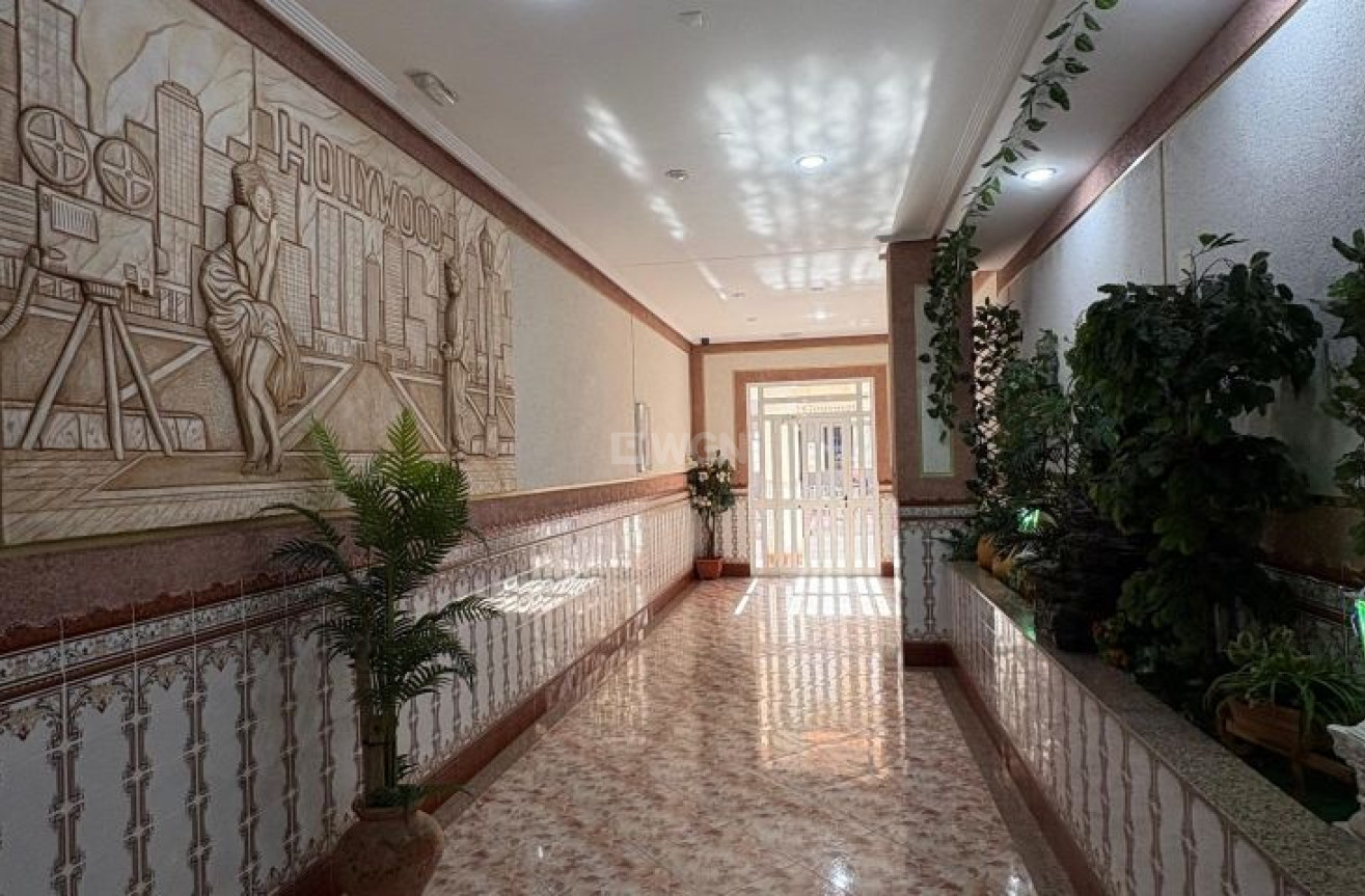 Odsprzedaż - Mieszkanie w bloku - Torrevieja - Costa Blanca