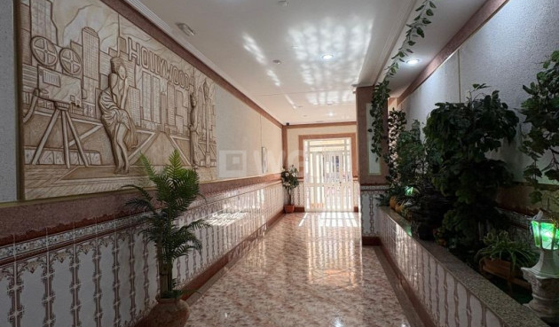 Odsprzedaż - Mieszkanie w bloku - Torrevieja - Costa Blanca