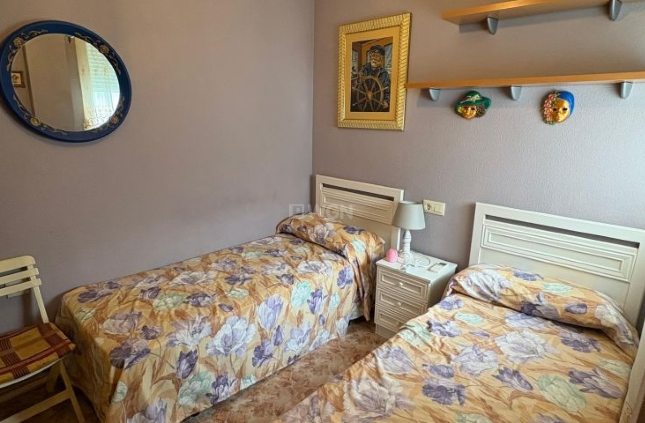 Odsprzedaż - Mieszkanie w bloku - Torrevieja - Costa Blanca