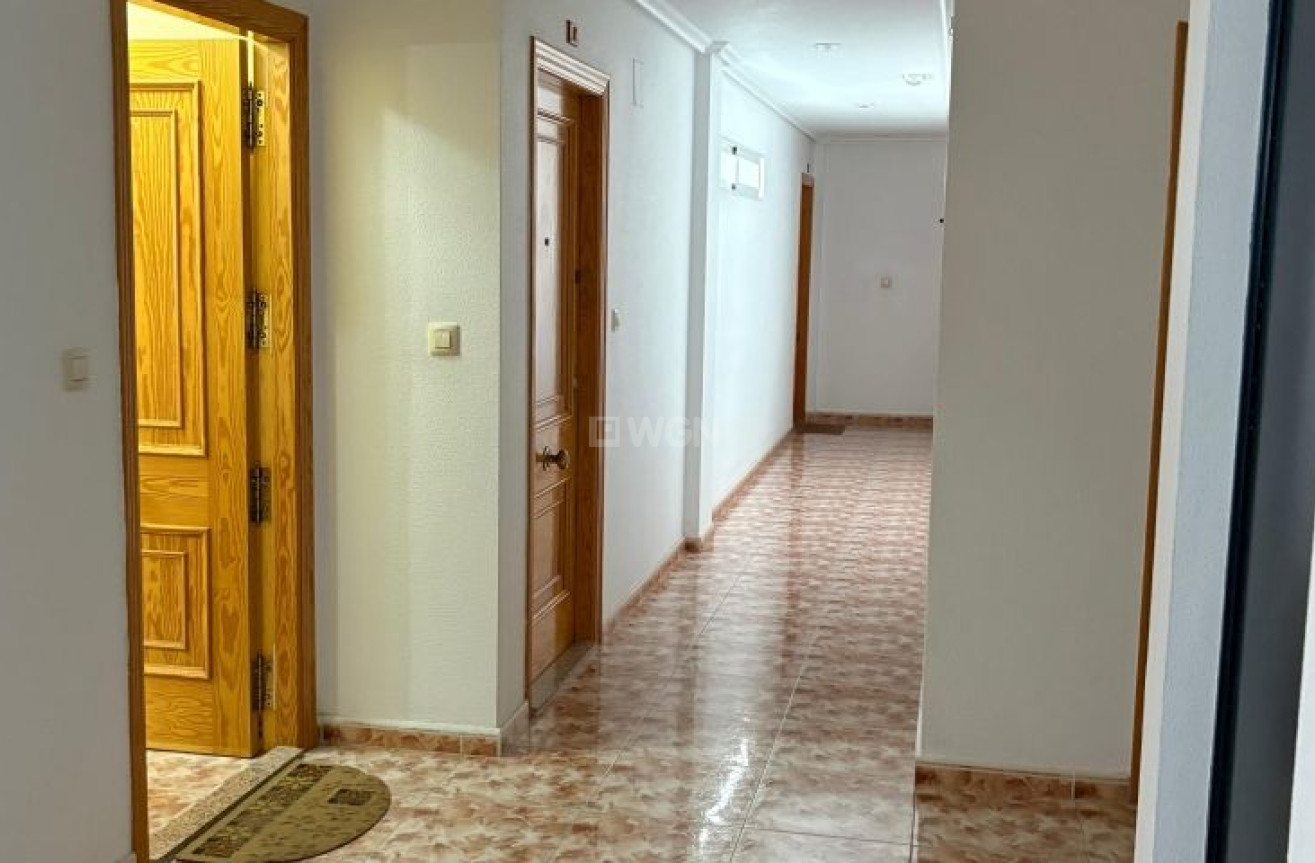 Odsprzedaż - Mieszkanie w bloku - Torrevieja - Costa Blanca