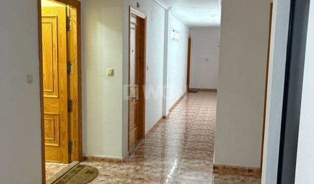 Odsprzedaż - Mieszkanie w bloku - Torrevieja - Costa Blanca