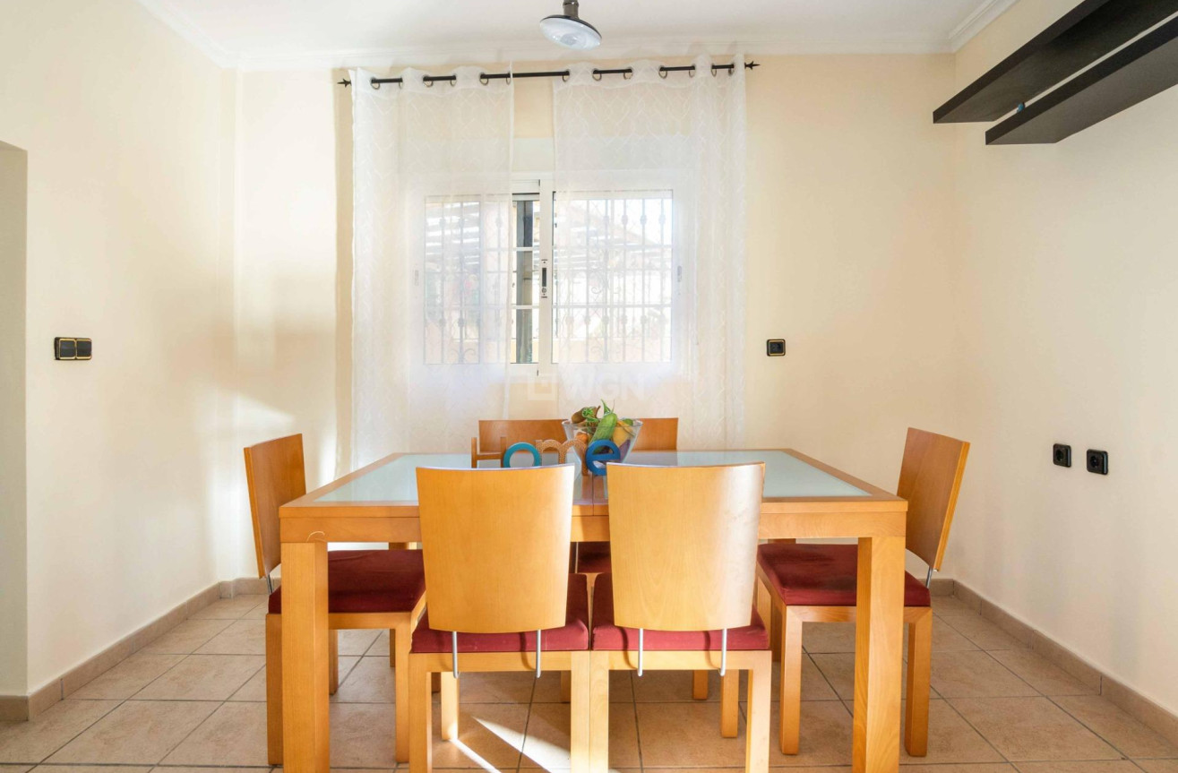 Odsprzedaż - Villa - Orihuela Costa - Los Almendros-la Florida