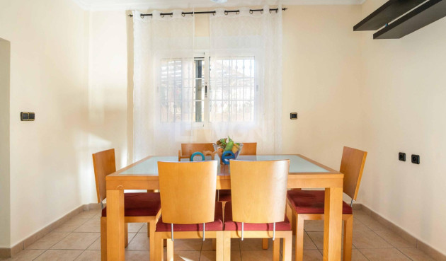 Odsprzedaż - Villa - Orihuela Costa - Los Almendros-la Florida