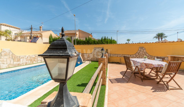 Odsprzedaż - Villa - Orihuela Costa - Los Almendros-la Florida