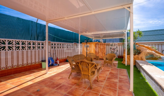 Resale - Villa - Torrevieja - El Chaparral